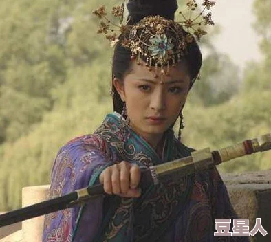 深度解析dnf游戏中丹青套与黄金套，哪个更值得入手？
