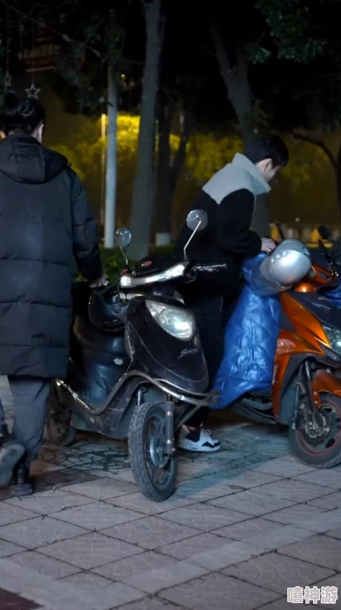 男生和女生一起修轮滑鞋免费，享受快乐时光，共同提升技能，结交新朋友的绝佳机会！
